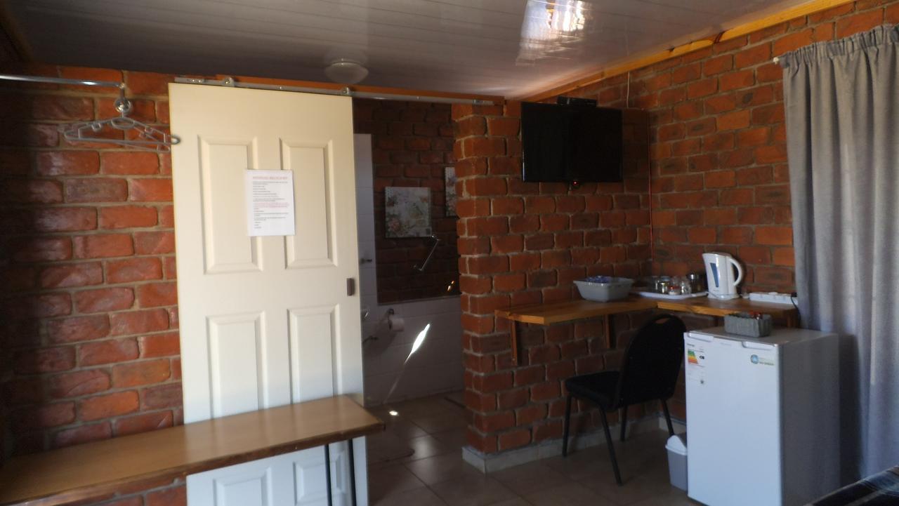 Pondoki Rest Camp Grootfontein Exterior foto